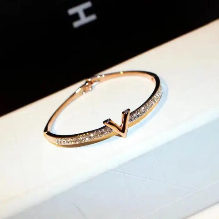 Bracelet pour femme à la mode et luxueux