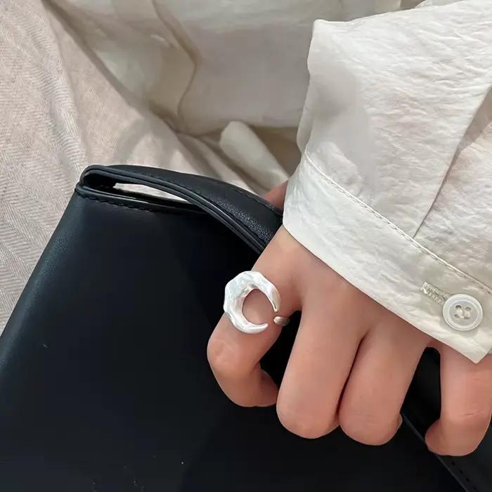 Bague en forme de croissant de lune pour femmes et filles, style hiphop rock, cadeau de fête, ajustable, métal plaqué argent, occassions spéciales