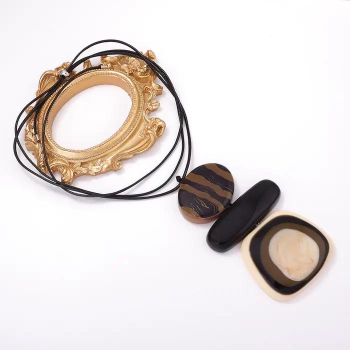 Collier pendentif géométrique en résine style ethnique vintage doré pour femmes occasions spéciales