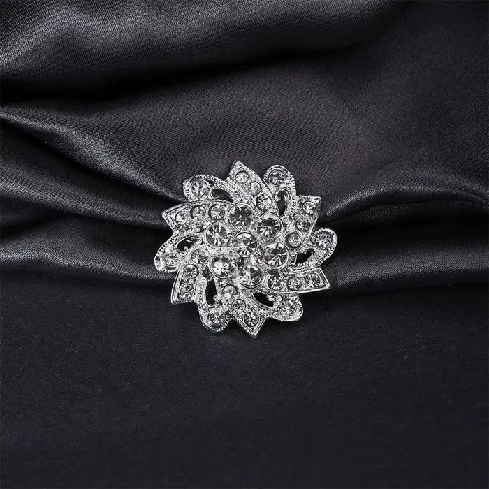 Broches rondes en strass brillant pour femmes, couleur argent, cœur en cristal, flocon de neige, Badge à revers, bijoux de mariage élégants