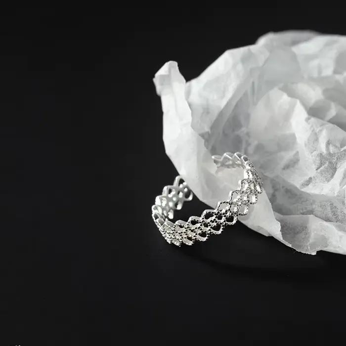 Bijoux de créateur en argent Sterling 925, anneaux réglables en dentelle creuse pour femmes, accessoires de mariage et de fiançailles, prévention des allergies
