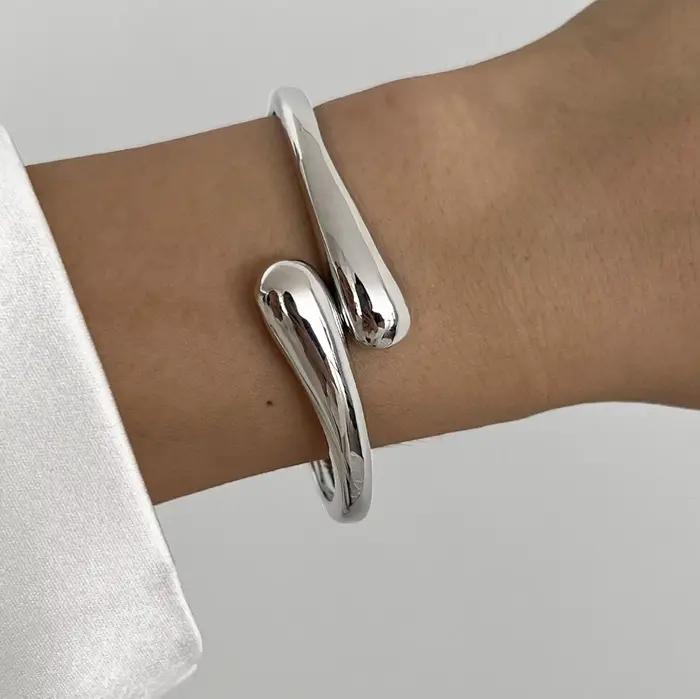 Bracelets en or pour femmes et adolescentes