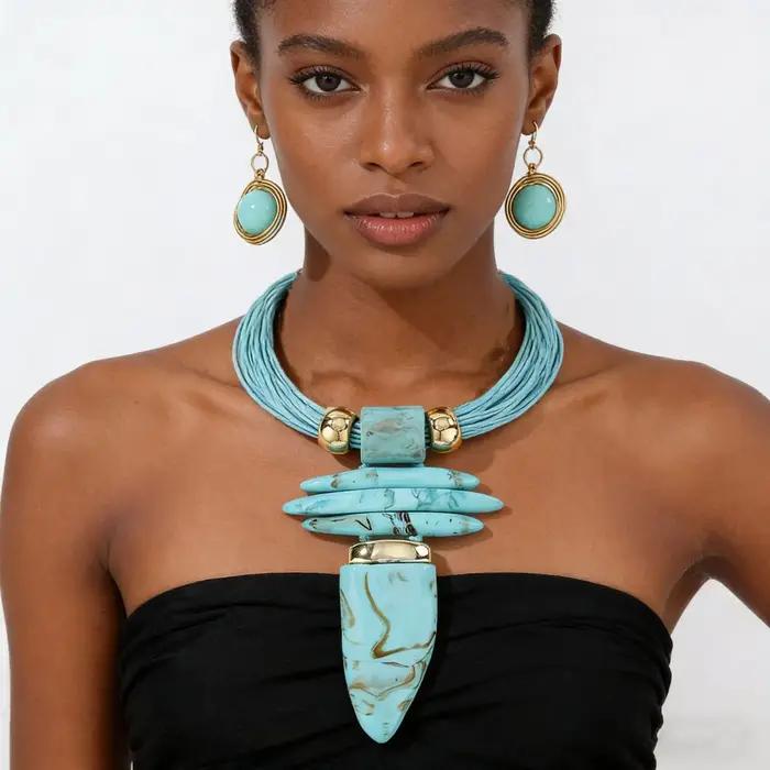 Ensemble de boucles d'oreilles et collier avec pendentif en corne en résine exagérée pour femmes, bi