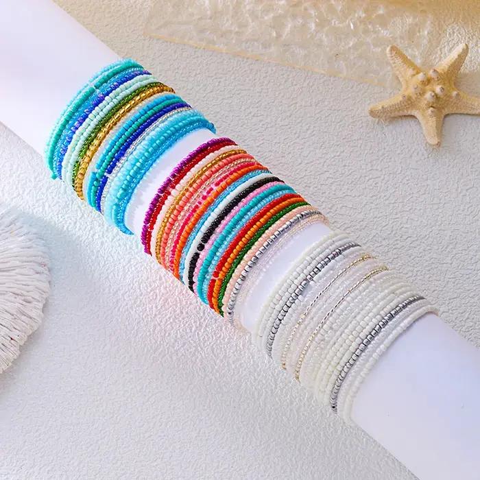 Bracelets de perles colorées bohèmes pour femmes, chaînes élastiques pour plage et occasions spéciales, style empilable et confortable, blanc, bleu, multicolore