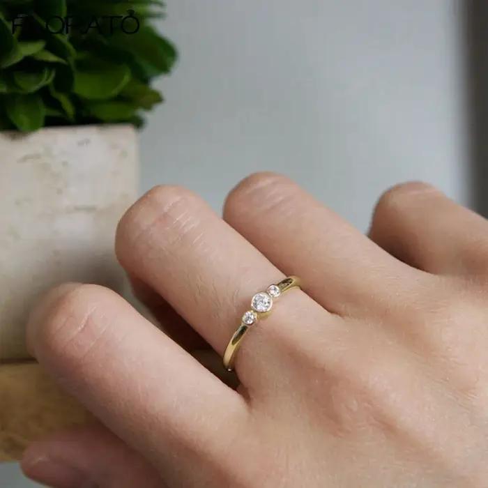 Bague de fiançailles en argent sterling 925 sertie de zircon blanc pour femmes, alliances de mariage avec zircon rouge et gris pour occasions spéciales