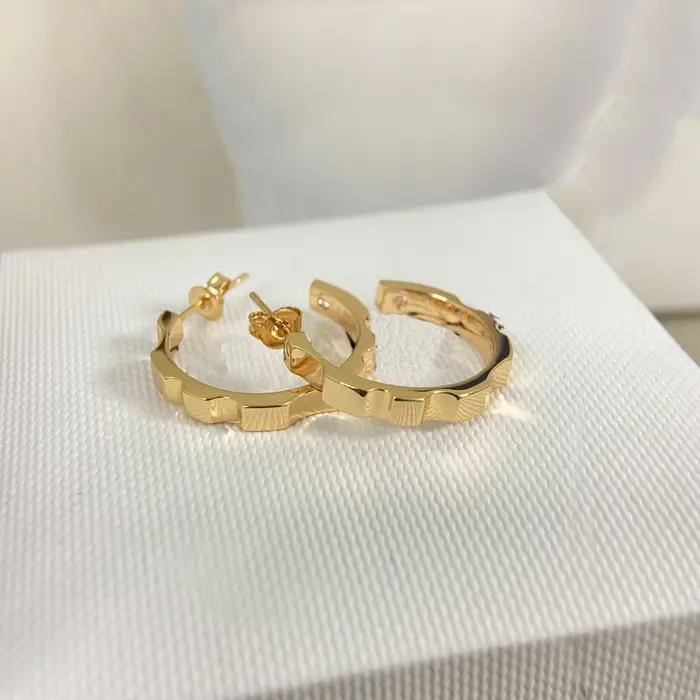 Nouvelles boucles d'oreilles à motif diamant brillant tendance