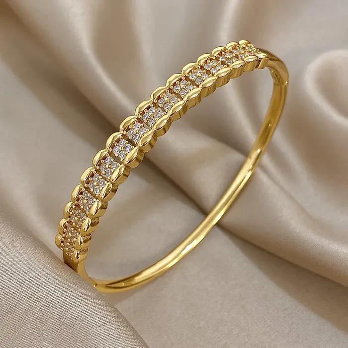 Bracelet Luxe Multicouche Zircon Incrusté Empilé Cuivre Or Femme Occasions Spéciales Chic Nouveau Design