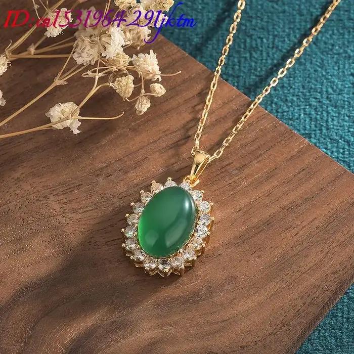Collier pendentif vert naturel diversifié