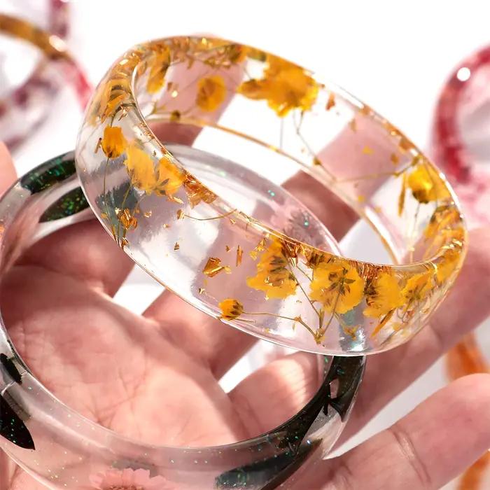 Nouveau bracelet large en résine époxy avec fleurs séchées pour femme