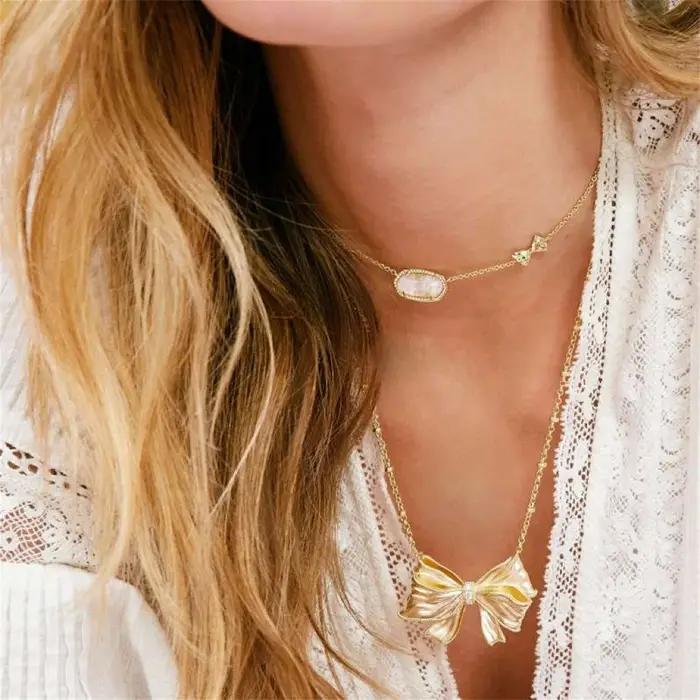 Collier à nœud transfrontalier d'Europe et d'Amérique