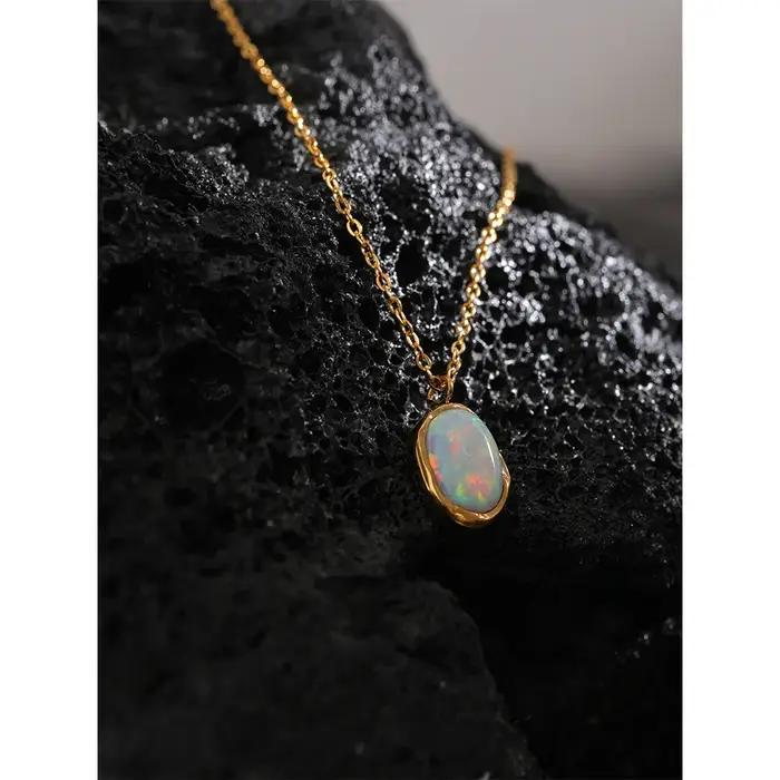 Yhpup – collier avec pendentif en pierre opale traitée