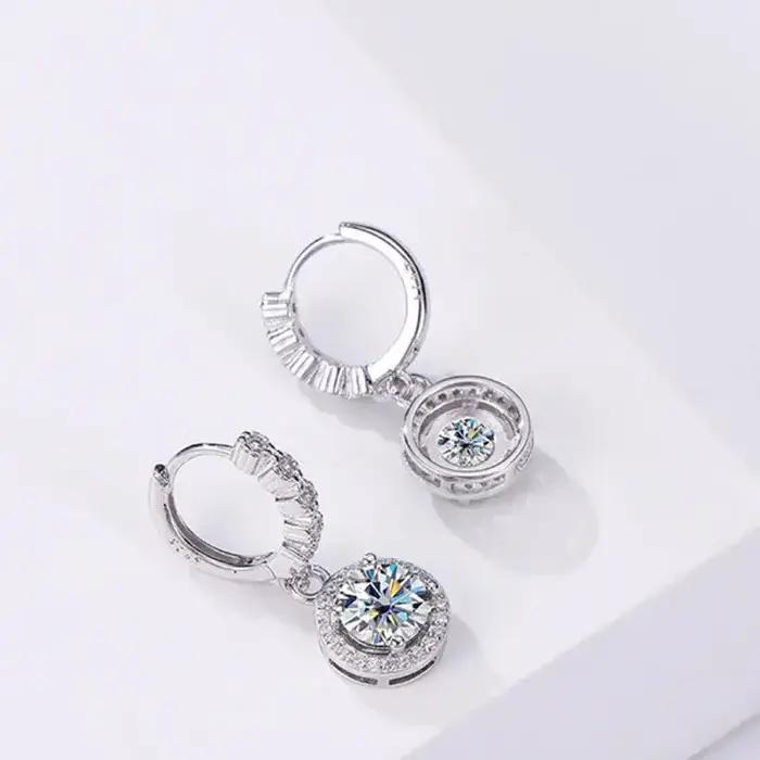 Boucles d'oreilles rondes classiques en Moissanite couleur