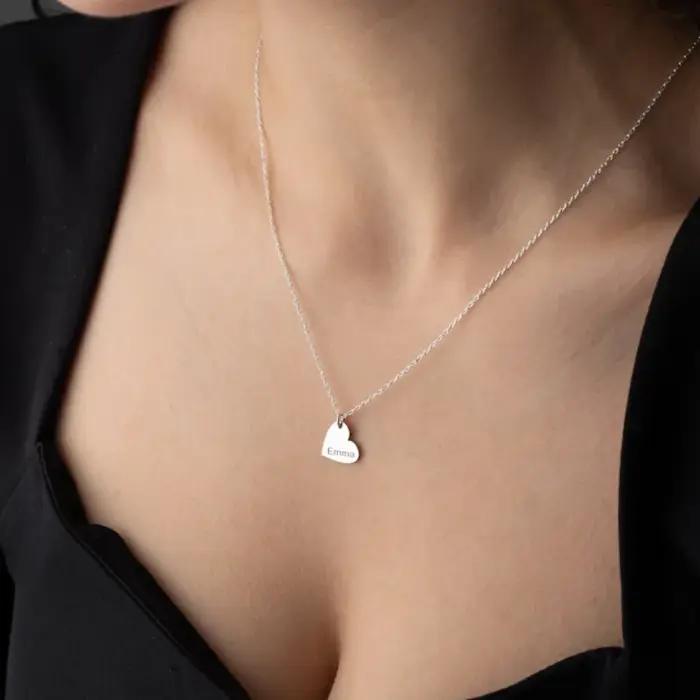 Collier pendentif avec nom gravé pour femmes et filles
