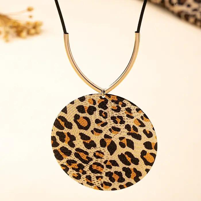 Collier pendentif géométrique exagéré pour femmes