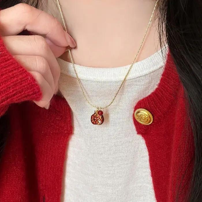 Collier pendentif grenade rouge avec breloque fruit mignon chaîne de clavicule bijou cadeau pour femme occasions spéciales