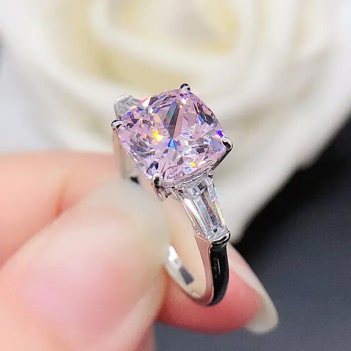 Bague en diamant rose clair coupe coussin pour femme