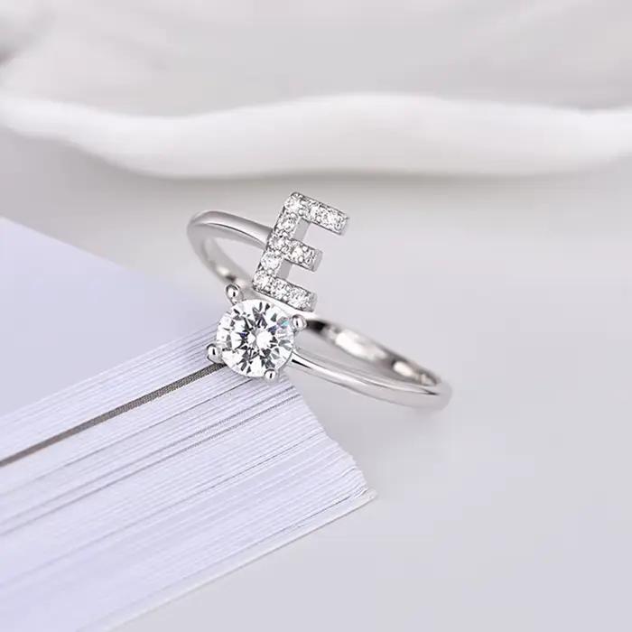 Bague Alphabet English en Argent Sterling 925 avec Zircon Blanc Clair - Bijou Élégant et Personnalisable pour Femme Occasions Spéciales