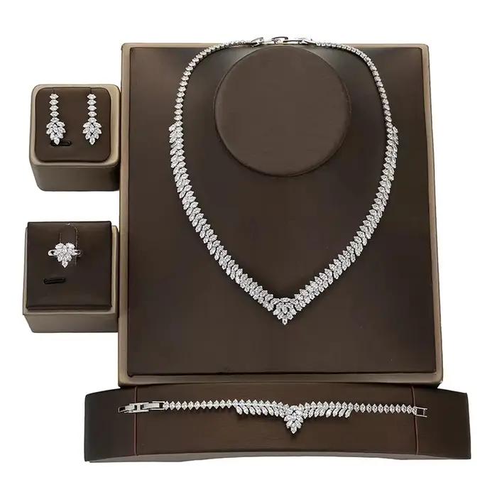 Ensemble de bijoux HADIYANA