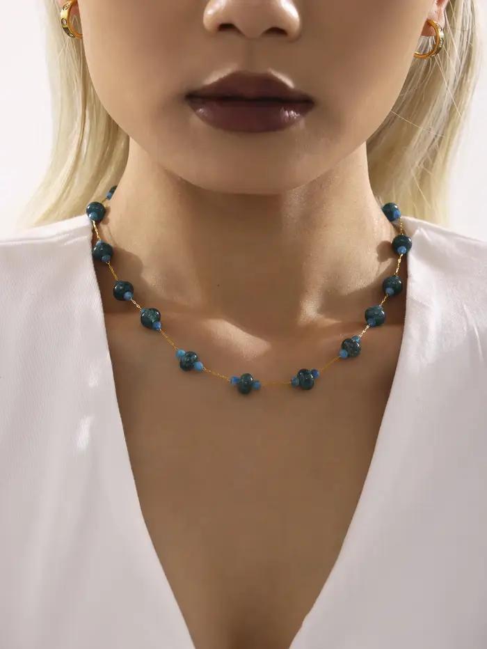 Collier en pierres naturelles perlées avec chaîne en acier inoxydable et breloque pour femmes occasions spéciales style moderne soirée