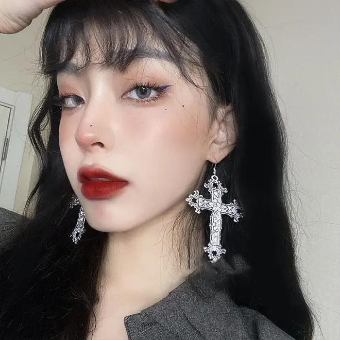 Boucles d'oreilles croisées gothiques baroques vintage pour femmes style punk accessoire gothique Y2K grunge occasions spéciales