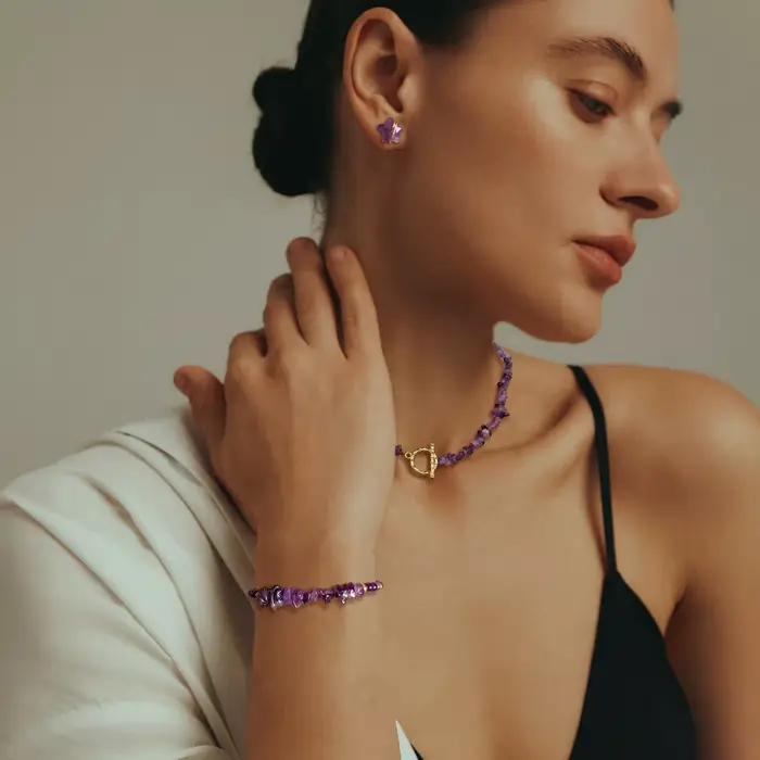 Ensemble de bijoux en quartz rose irrégulier Pierre naturelle Crystal Chip Beads Collier Star Ear Studs Boucles d'oreilles Bracelets pour femmes Fille