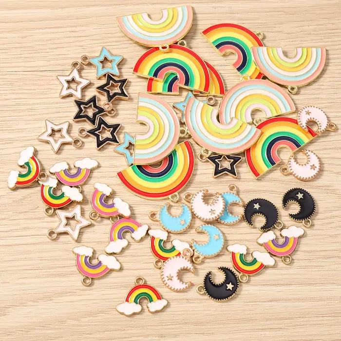 10 Breloques Émail Colorées Mignonnes Arc-en-ciel Lune Étoile pour la Fabrication de Boucles d'Oreilles