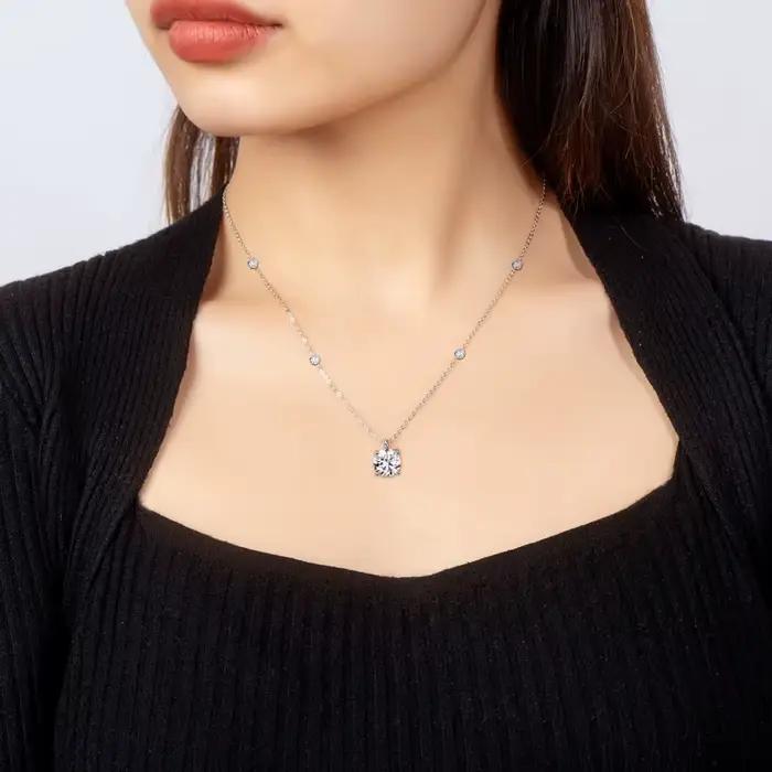 OXTAO – collier avec pendentif en moissanite de luxe, 2 carats, avec certificat, pour femmes, bijoux de mariage, couleur D, rempli d'or 14K