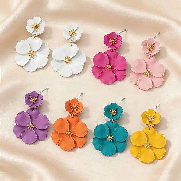 Boucles d'oreilles pendantes aux fleurs multicolores en métal fuchsia, bijou de mode pour femmes occasions festives et vacances d'été