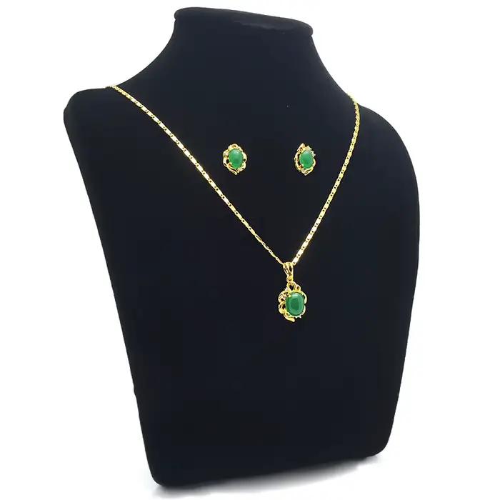 Ensemble de bijoux avec pendentif émeraude plaqué or 24 carats