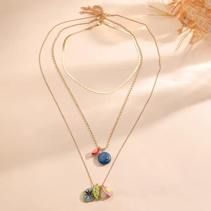 Collier multi-couches tendance pour femme avec pendentif émail coloré