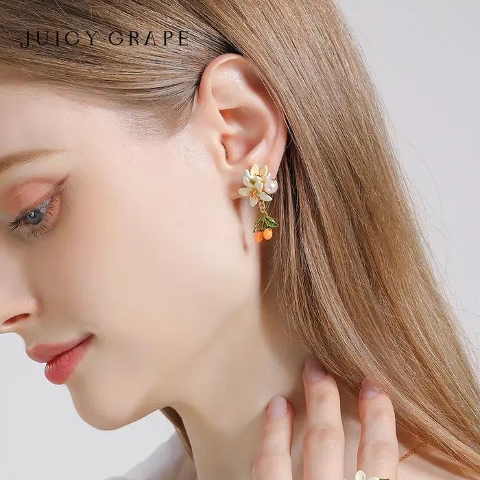 Boucles d'oreille Juicy Grape en argent sterling 925 serties de zirconium blanc et perles de raisin juteux pour femmes, idéales pour les mariages, les anniversaires et les sorties décontractées
