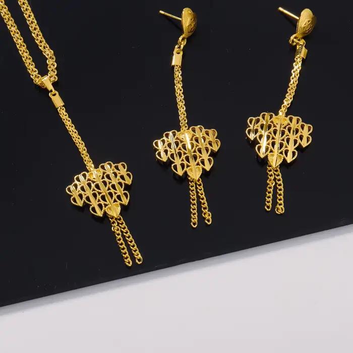 Collier plaqué or, boucles d'oreilles