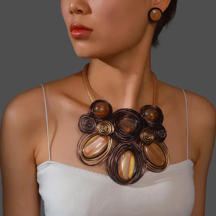 Nouvel ensemble de bijoux fantaisie pour femme, collier et boucles d'oreilles en fil d'aluminium tressé à la main avec perles de cristal, style audacieux et personnalisé