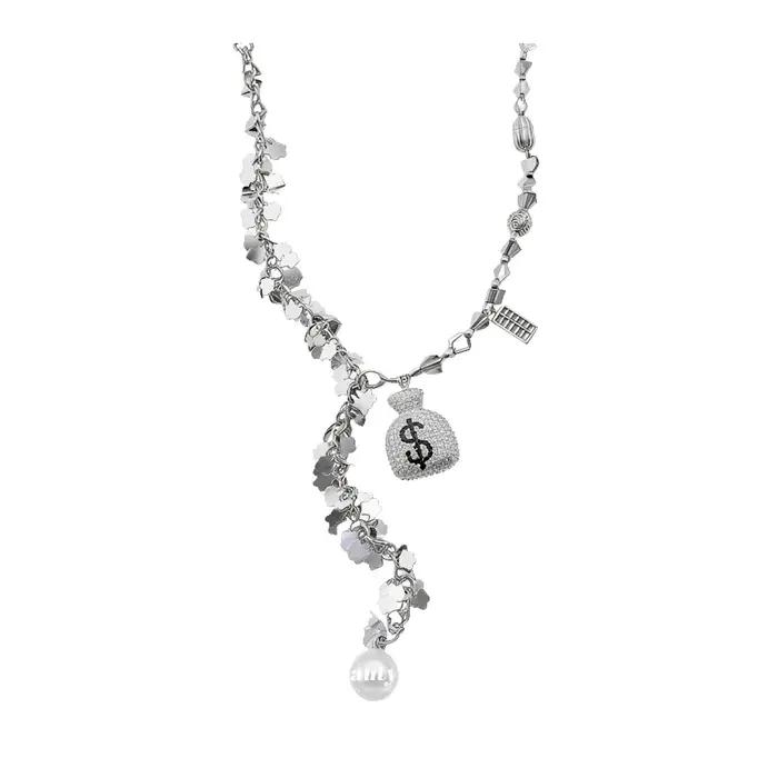 Collier pendentif perle incrusté de diamants