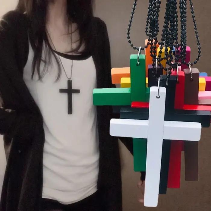Collier Punk gothique avec pendentifs croix en bois pour femmes