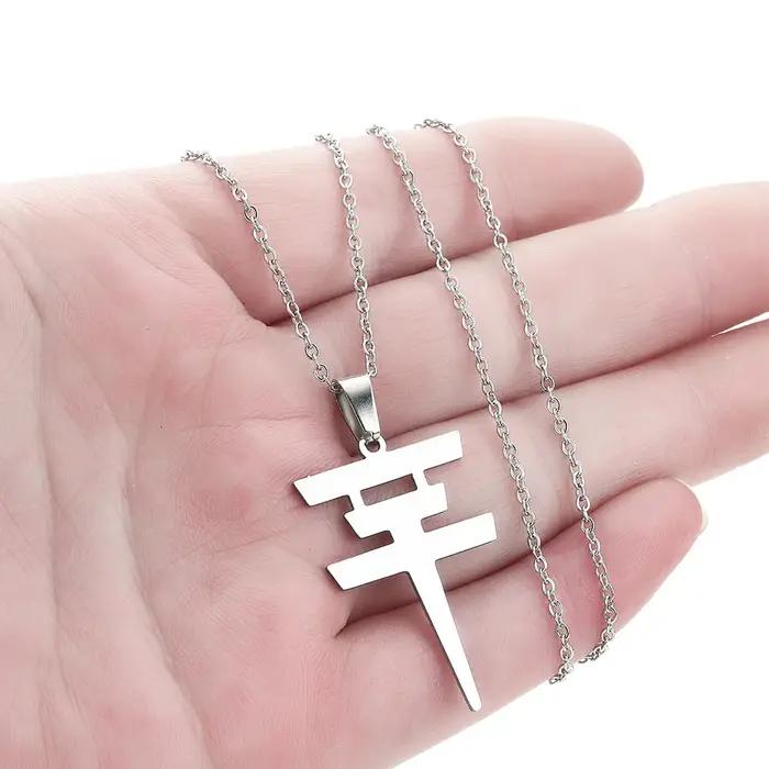 Pendentif en acier inoxydable et titane doré avec design géométrique pour femmes et occasions spéciales comme mariages et anniversaires