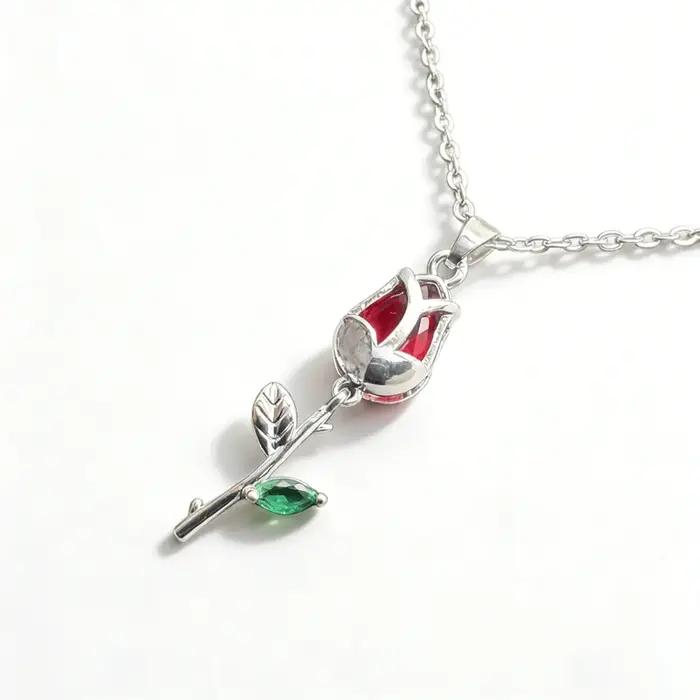 Collier élégant avec pendentif tulipe plaqué or pour femme