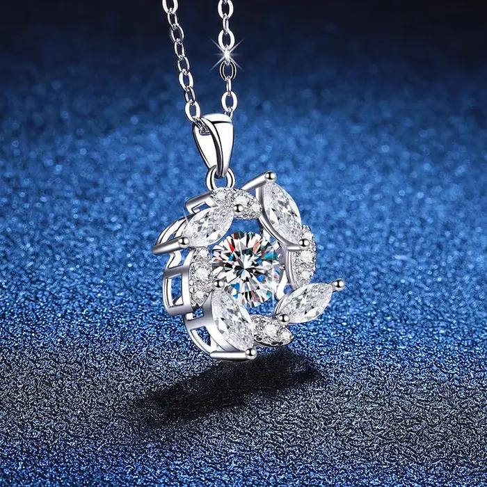 Collier LioraGem en moissanite étincelante de 1 carat