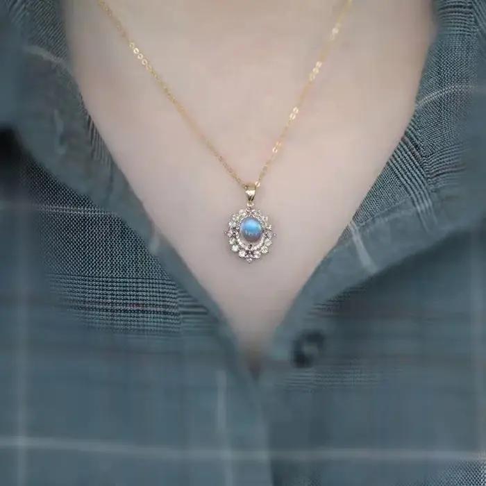 Collier en pierre de clair de lune colorée rayonnante pour femme