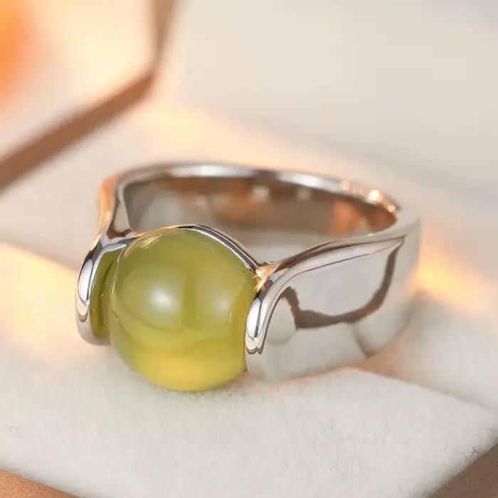 Bague de cocktail en laiton avec pierre verte incrustée pour femmes, style vendange, pour usage quotidien et occasions festives