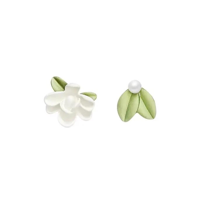 Boucles d'oreilles fleur de gardénia blanche pour femme
