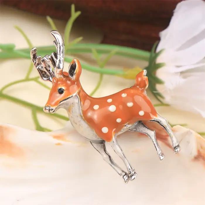 Broche de luxe baroque avec motif cerf sika élégante pour hommes et femmes occasions spéciales mariage cérémonie événements