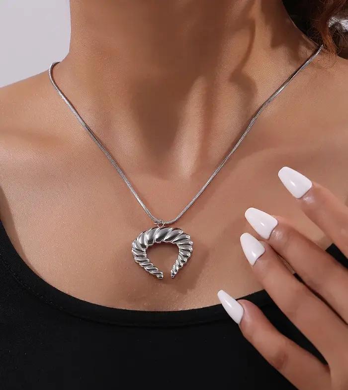 Collier Pendentif Géométrique Moderne Grande Taille pour Femme