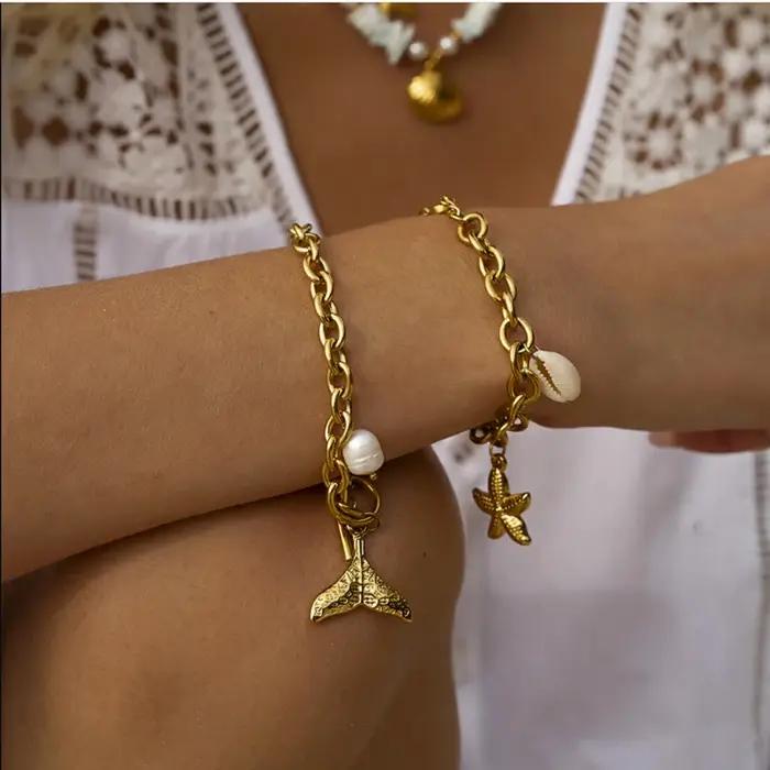 Bracelet doré élégant perles motif cœur finition vintage pour femmes occasions spéciales cadeau