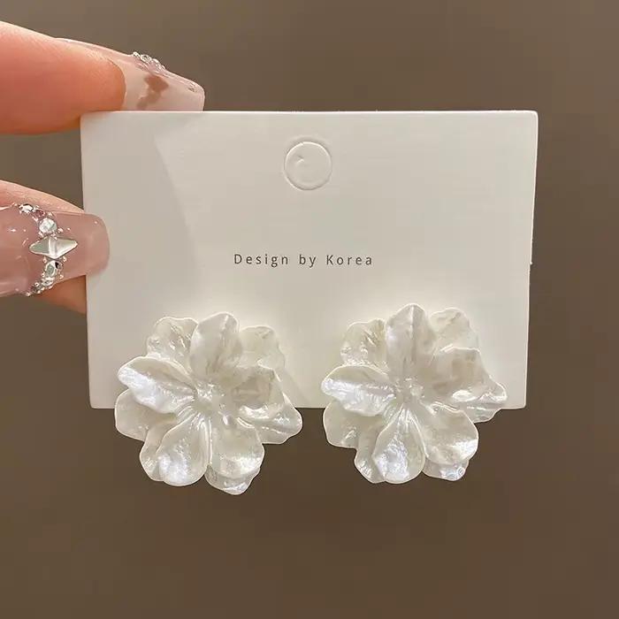 Grande fleur de camélia blanche, boucle d'oreille Simple et exagérée en résine, bijoux d'oreille pour mariage, meilleur ami, cadeau de noël