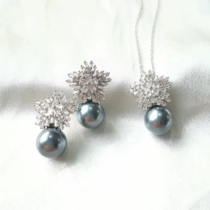 Boucles d'oreilles en zircon avec perle simulée ensemble de bijoux classique pour femmes élégantes occasions de dîner de gala