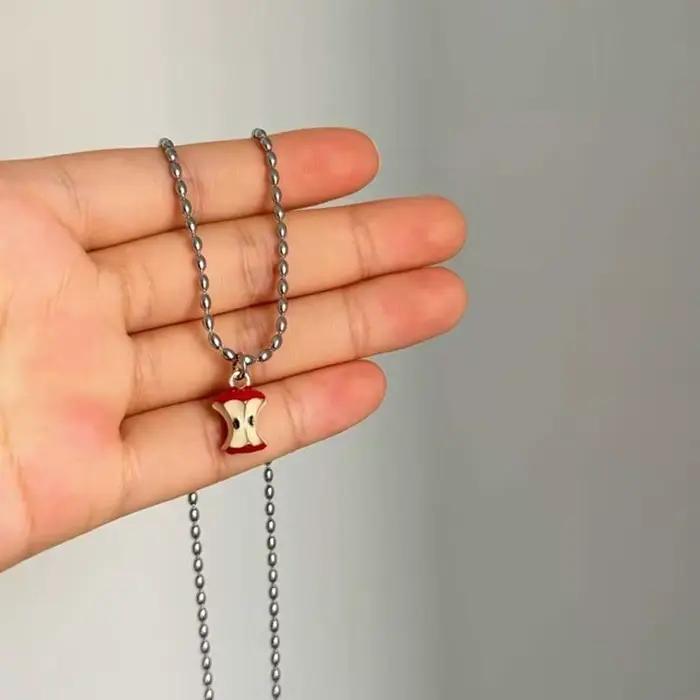 Collier Pendentif Créatif et Mignon en Forme de Noyau de Pomme pour Femme