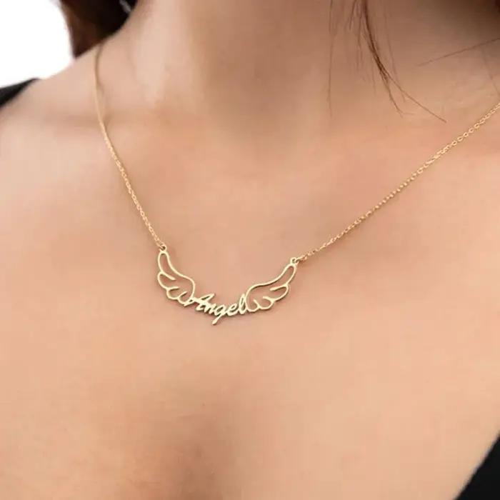 Collier en or aile d'ange avec nom personnalisé
