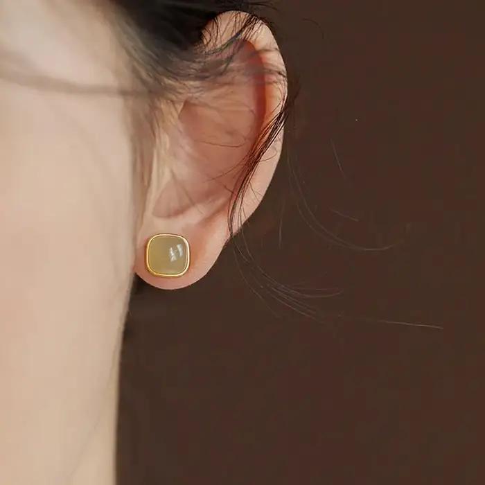 Boucles d'oreilles ethniques rétro, design géométrique or jaune clair, bijou de luxe pour femmes, élégantes et authentiques, occasions spéciales et quotidiennes