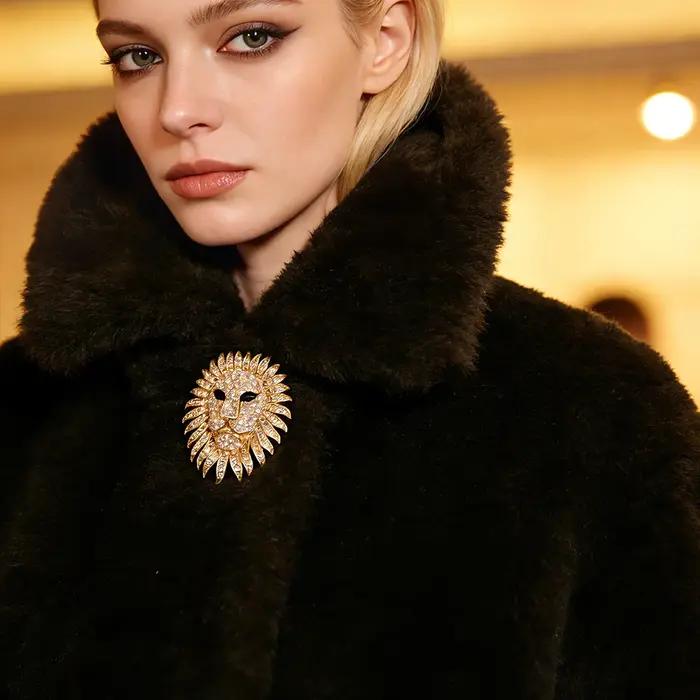 Broche Tête de Lion, Bijou Statement pour Tenues Élégantes